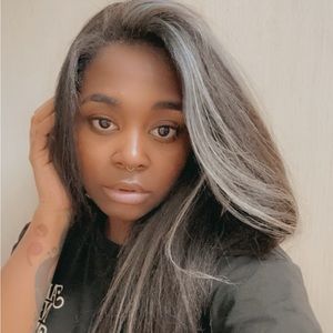 Meet your Posher, Nora